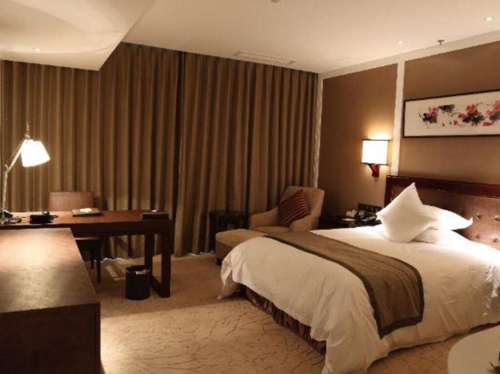 Шанхай: Karon Garden Hotel
