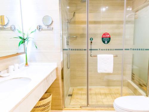 Фуян: GreenTree Inn Fuyang Yingshang Yingyang Road Suzhou Manor Hotel