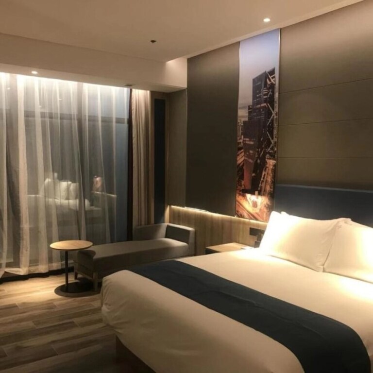 Шэньчжэнь: Naive S Hotel