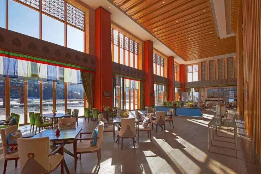 Ньинчи: Evergrande Hotel Nyingchi