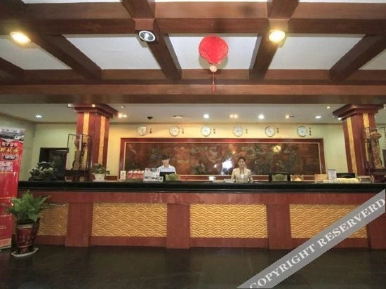 Цзинин: Taibai Restaurant Boutique Garden Hotel (Jining North Bus Station Vocational and Technical College)
