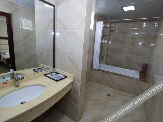 Цзинин: Taibai Restaurant Boutique Garden Hotel (Jining North Bus Station Vocational and Technical College)
