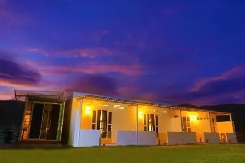 Фанранг - Тап Чам: Phi Kite School