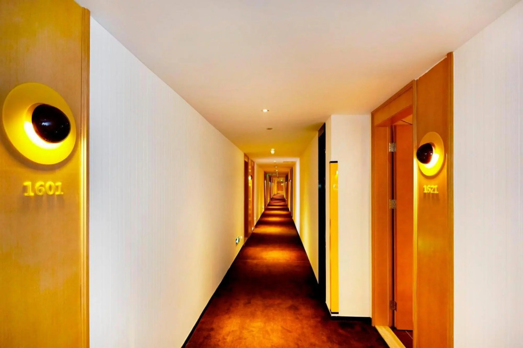 Синъи: IU Hotels Xingyi Sports Center