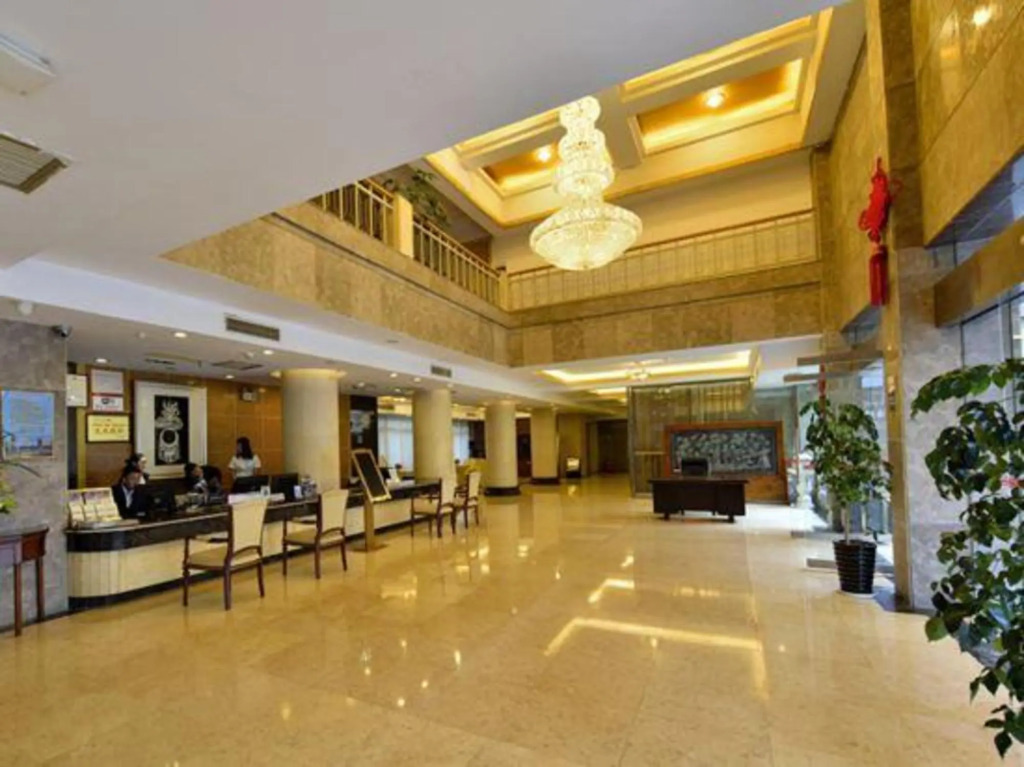 Синъи: Qianshan Holiday Hotel