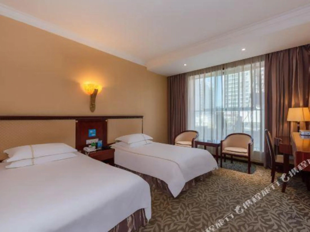 Синъи: Qianshan Holiday Hotel