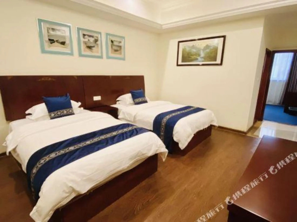 Наньнин: Dong Men Business Hotel