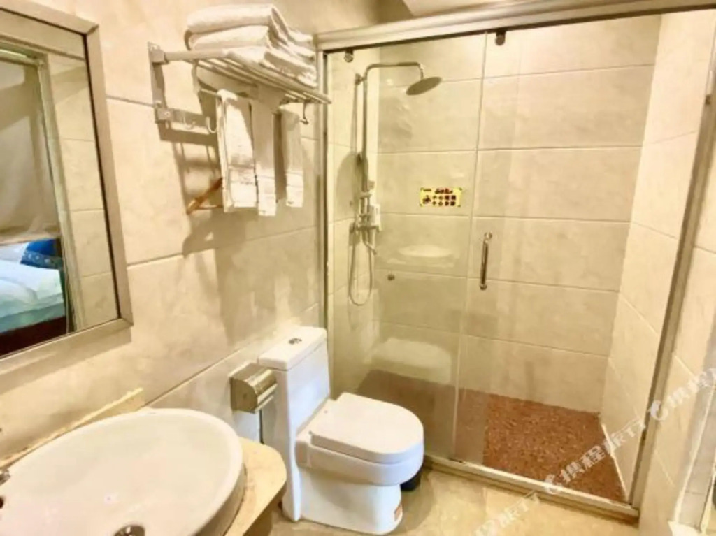 Наньнин: Dong Men Business Hotel