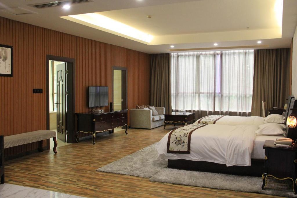 Наньнин: Long Men Shui Du Yang Xin Valley Hot Spring Hotel