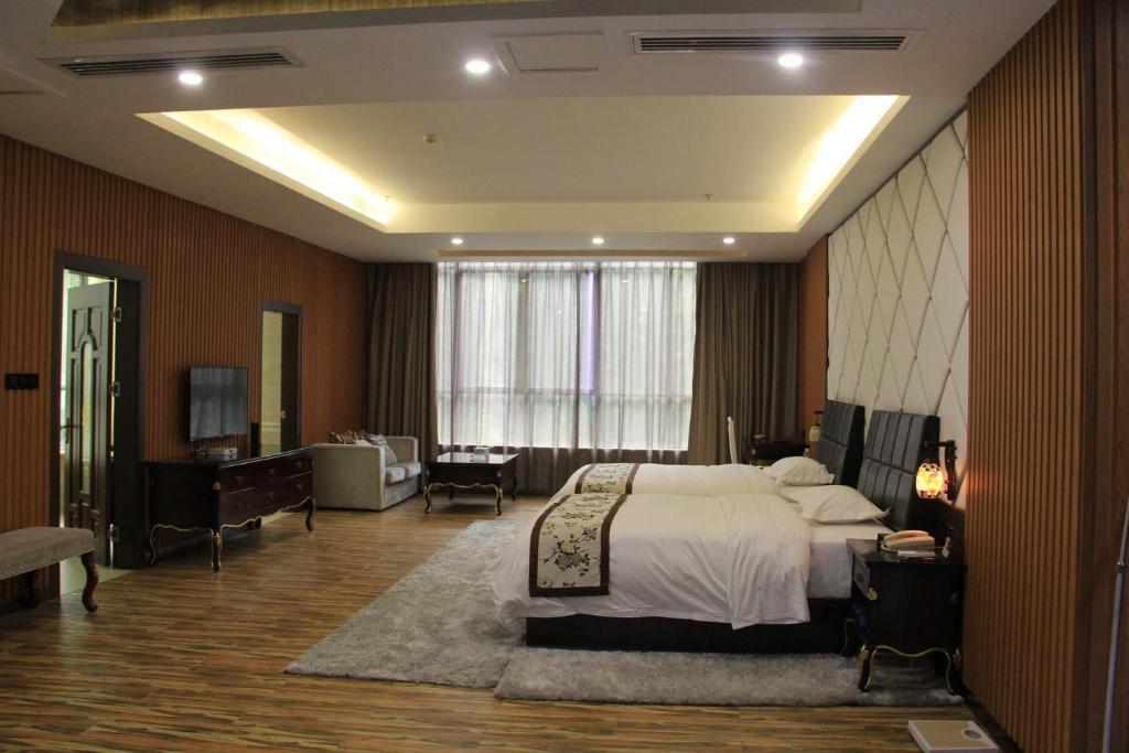 Наньнин: Long Men Shui Du Yang Xin Valley Hot Spring Hotel