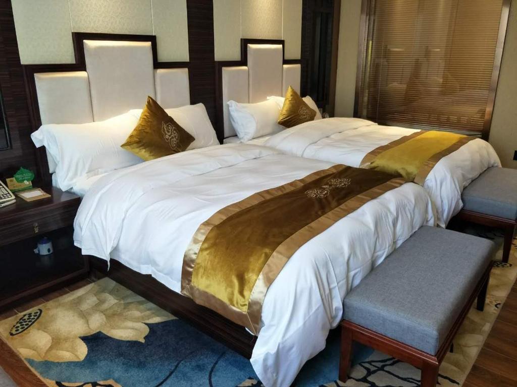 Наньнин: Long Men Shui Du Yang Xin Valley Hot Spring Hotel