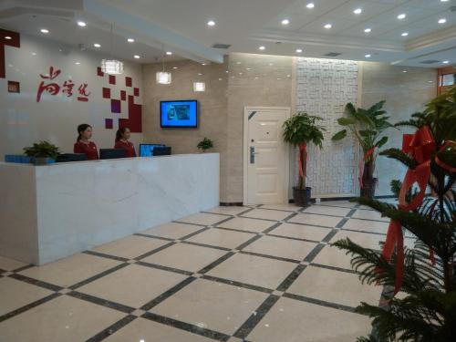 Лоян: Thank Inn Plus Hotel Henan Luoyan Yanshi Luosheng Building