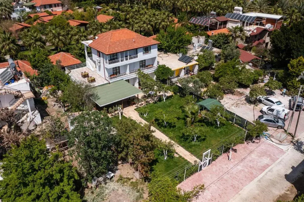 Чиралы: Ayris Hotel