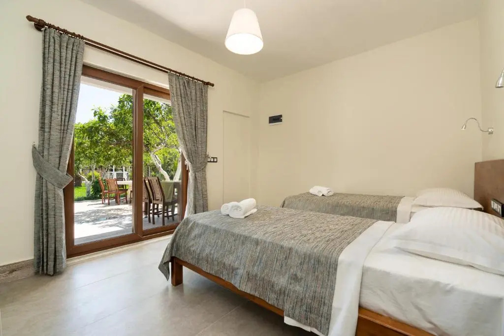 Чиралы: Ayris Hotel