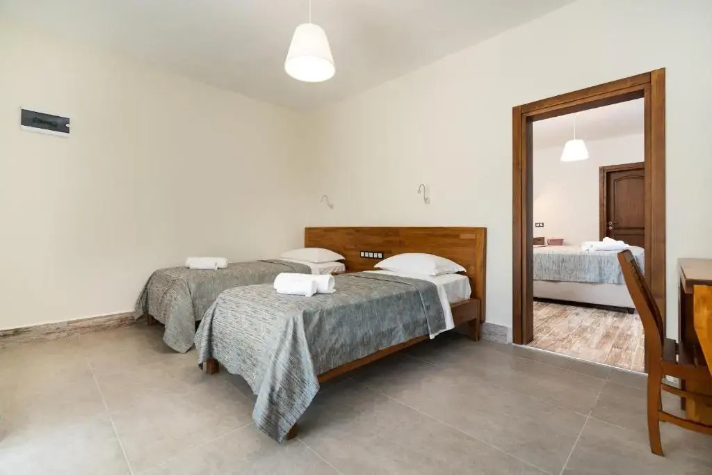 Чиралы: Ayris Hotel