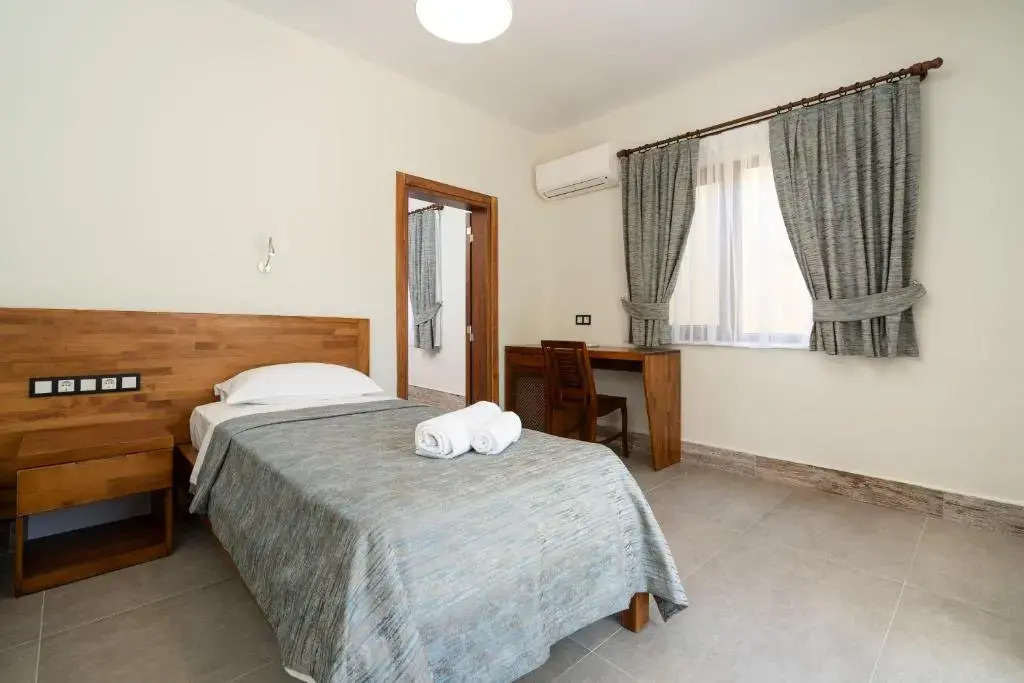 Чиралы: Ayris Hotel