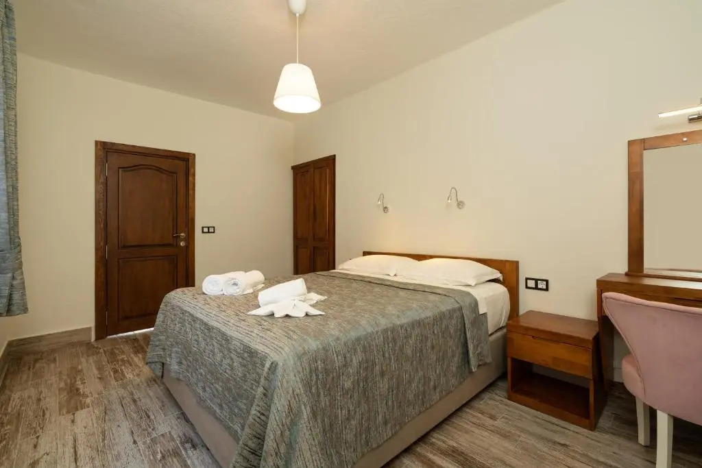 Чиралы: Ayris Hotel