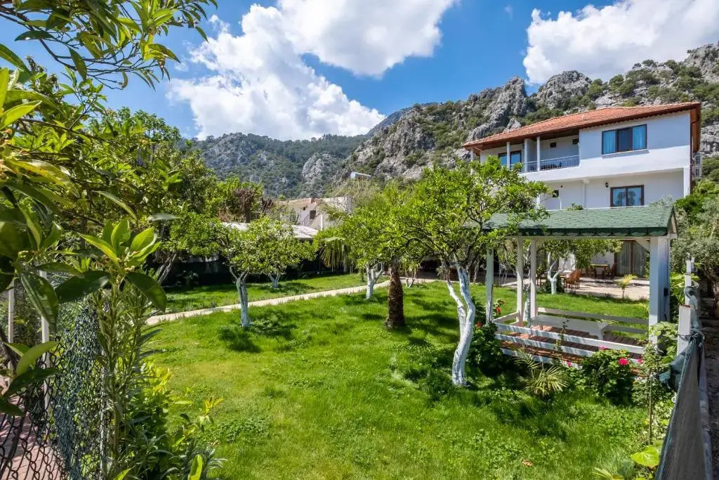 Чиралы: Ayris Hotel