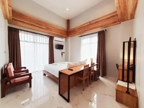 Сураттхани: Suhotel Suratthani
