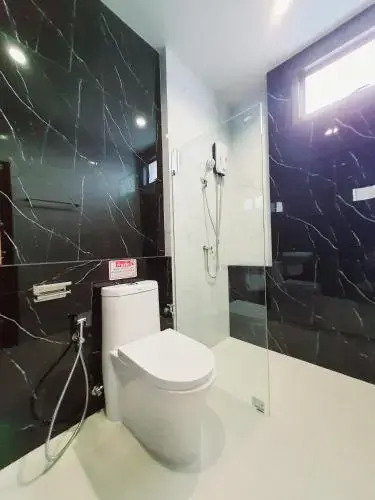 Сураттхани: Suhotel Suratthani
