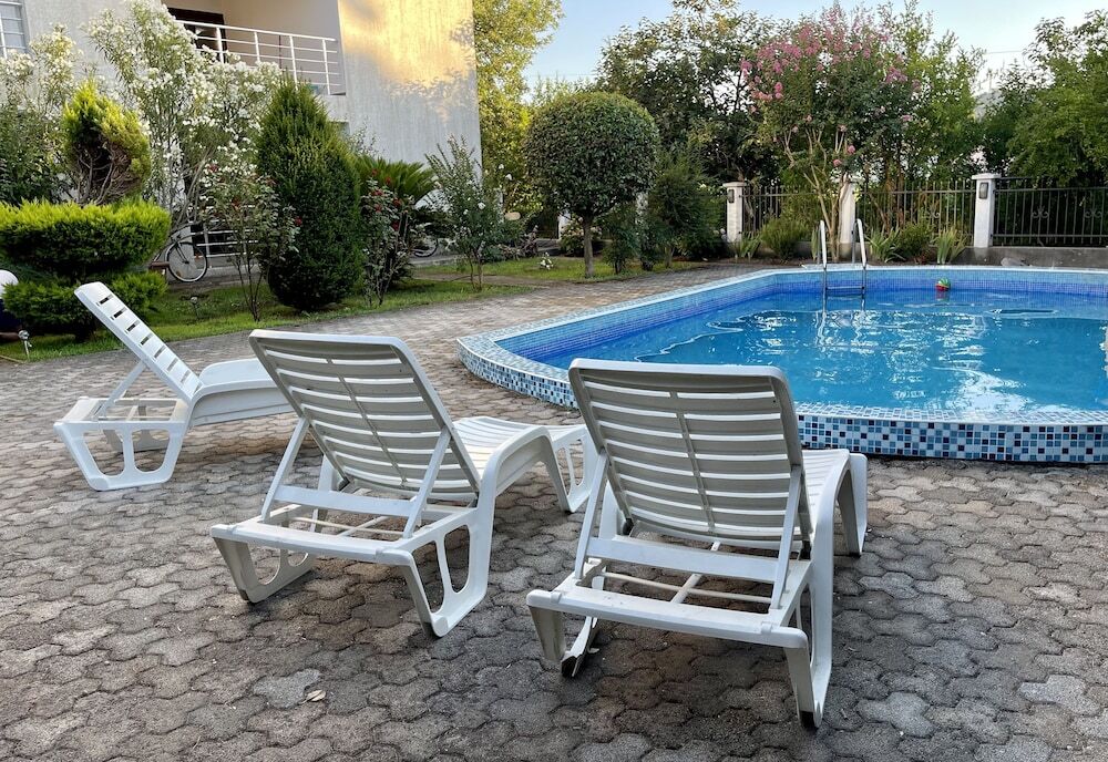 Бар: 3 Bedroom Apartment With Pool