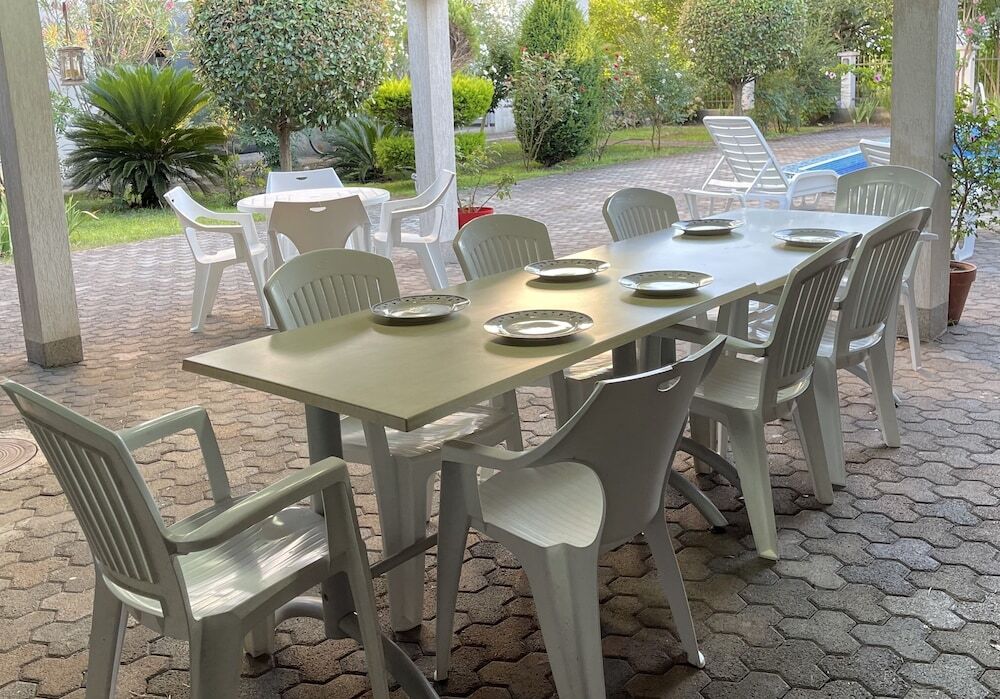 Бар: 3 Bedroom Apartment With Pool