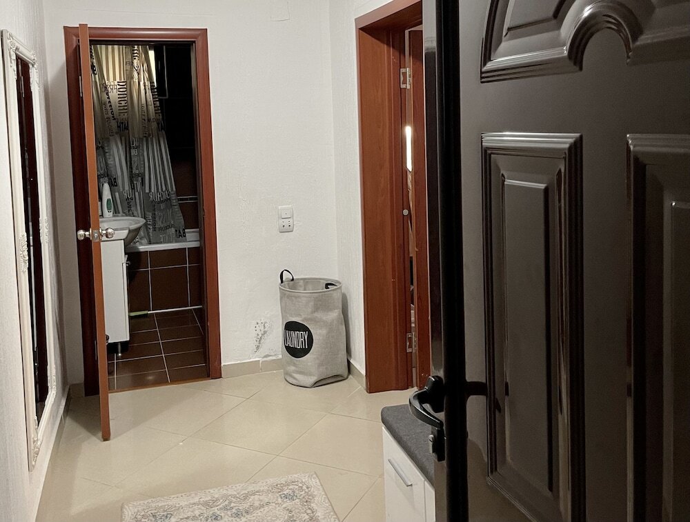 Бар: 3 Bedroom Apartment With Pool