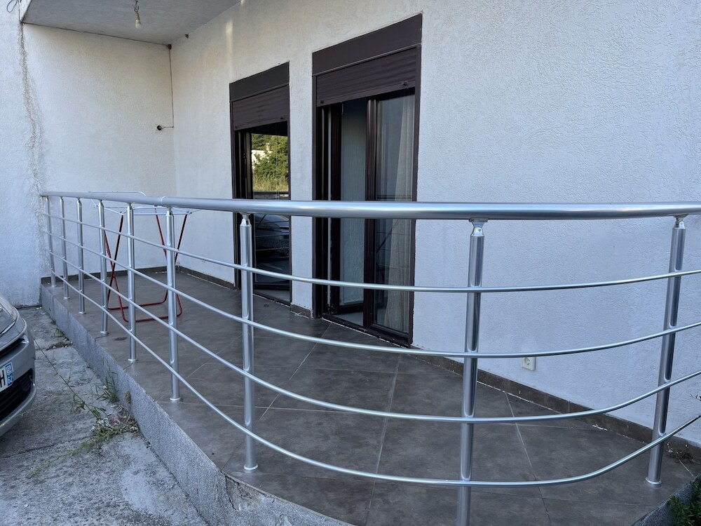 Бар: 3 Bedroom Apartment With Pool