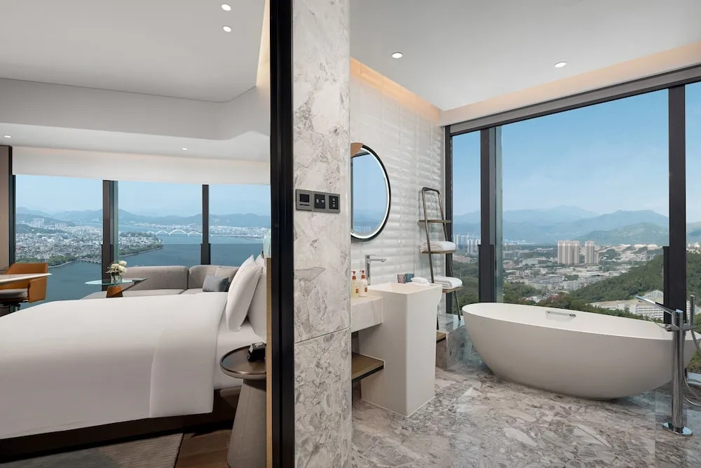 Чаочжоу: Crowne Plaza Chaozhou Riverside, an IHG Hotel