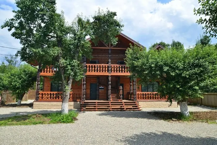 Каменномостский: Барская Усадьба
