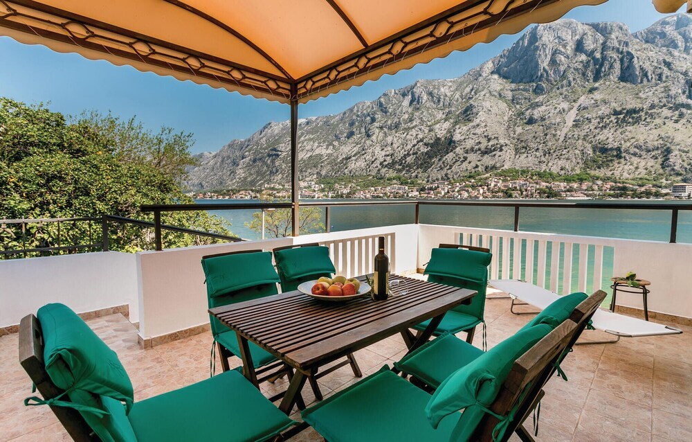 Котор: Beautiful Home in Kotor With 3 Bedrooms and Wifi