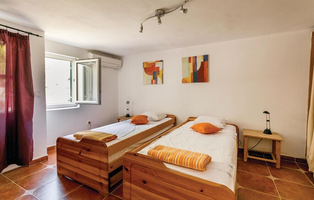 Котор: Beautiful Home in Kotor With 3 Bedrooms and Wifi