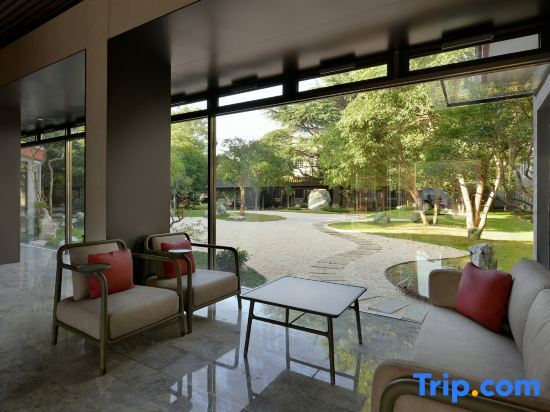 Шанхай: Joya Hotel Shanghai Jiading