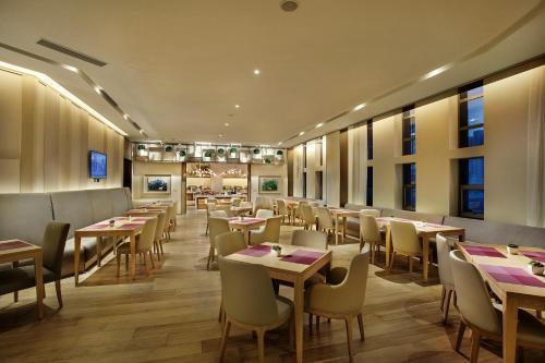 Ухань: Joya Wuhan Optics Valley