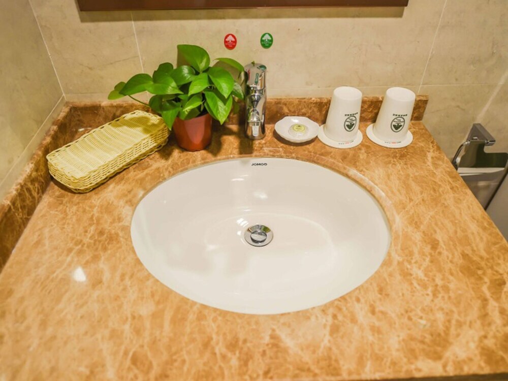 Xuancheng: GreenTree Inn AnHui Ningguo Ningguo Avenue Business Hotel