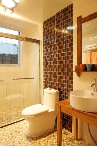 Синъи: Xingyi Wanfeng Lin Jianshan Guest House