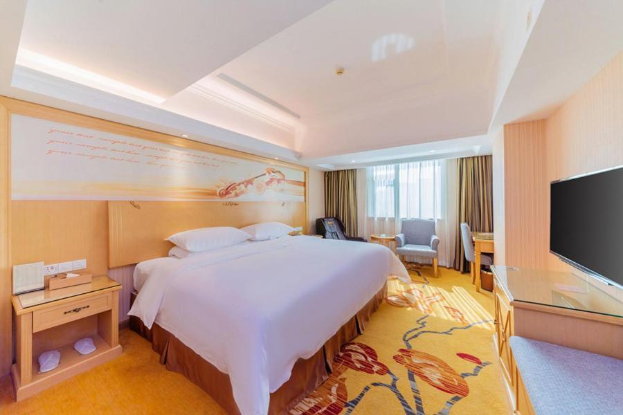 Хойчжоу: Vienna Hotel Huizhou Dahuxi