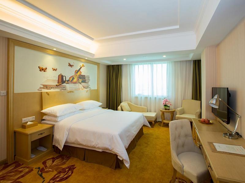 Хойчжоу: Vienna Hotel Huizhou Dahuxi
