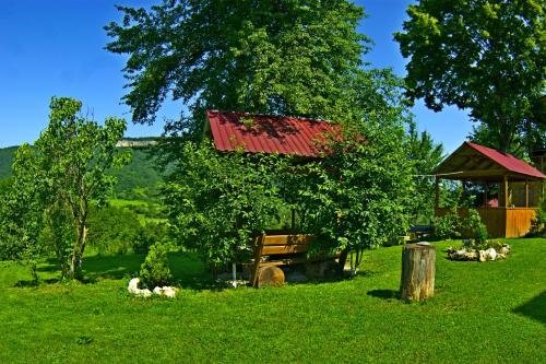 Даховская: Guest house "U Reki"