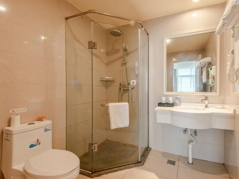 Луань: GreenTree Inn LiuAn Huoshan County Yingjia Avenue County Hospital Express Hotel