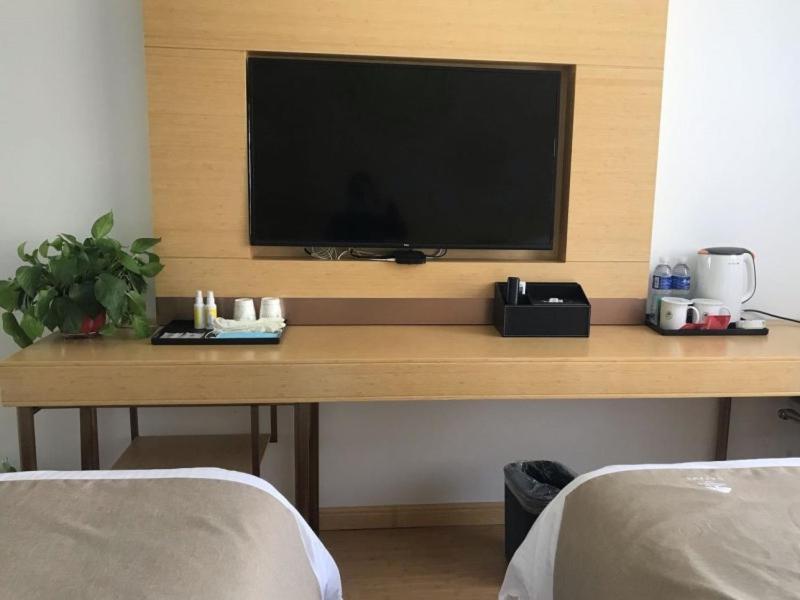 Лянфан: GreenTree Inn Langfang Dachang Movie City Select Hotel