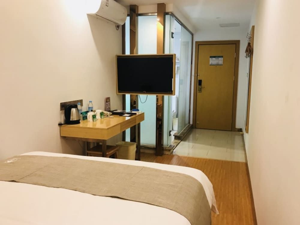 Гуйлинь: GreenTree Inn Guangxi Zhuang Autonomous Region Guilin Lingui District Luhu International Express Hotel