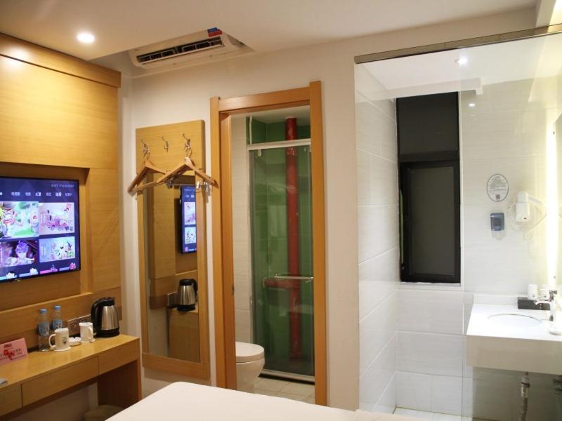 Гуйлинь: GreenTree Inn Guangxi Zhuang Autonomous Region Guilin Lingui District Luhu International Express Hotel
