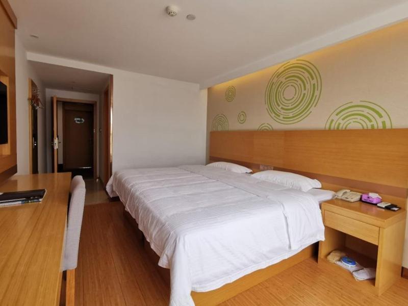 Гуйлинь: GreenTree Inn Guangxi Zhuang Autonomous Region Guilin Lingui District Luhu International Express Hotel
