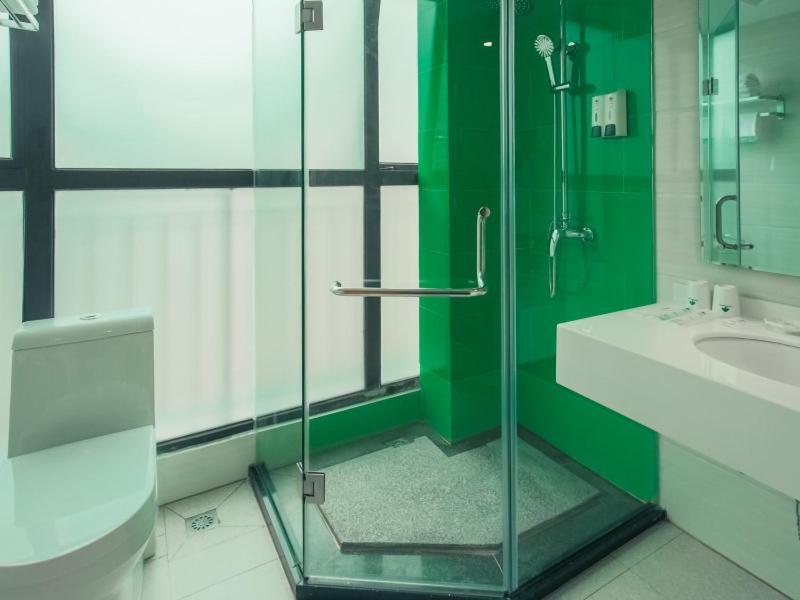 Гуйлинь: GreenTree Inn Guangxi Zhuang Autonomous Region Guilin Lingui District Luhu International Express Hotel