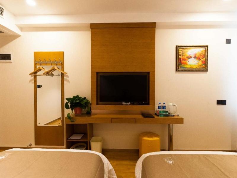 Циньхуандао: GreenTree Inn Qinhuangdao Beidaihe Express Hotel
