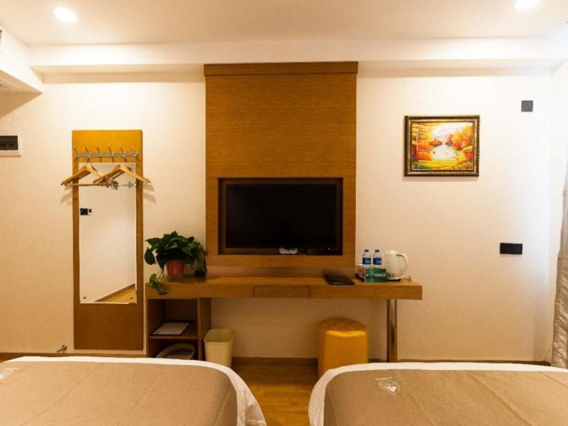 Циньхуандао: GreenTree Inn Qinhuangdao Beidaihe Express Hotel