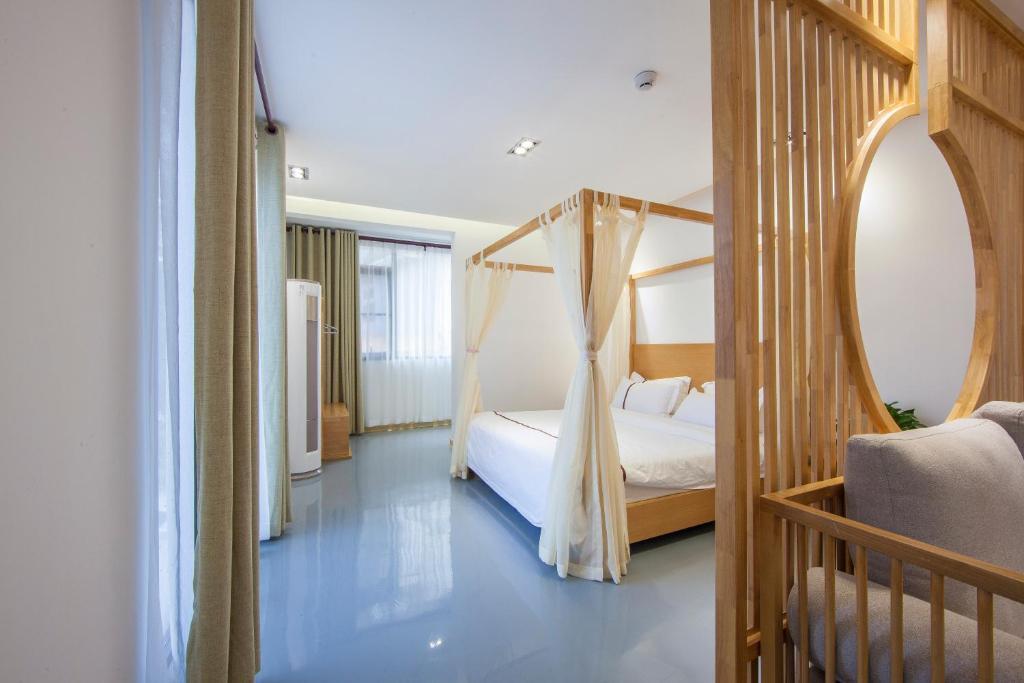 Гуйлинь: Guilin Daifeng Lake House