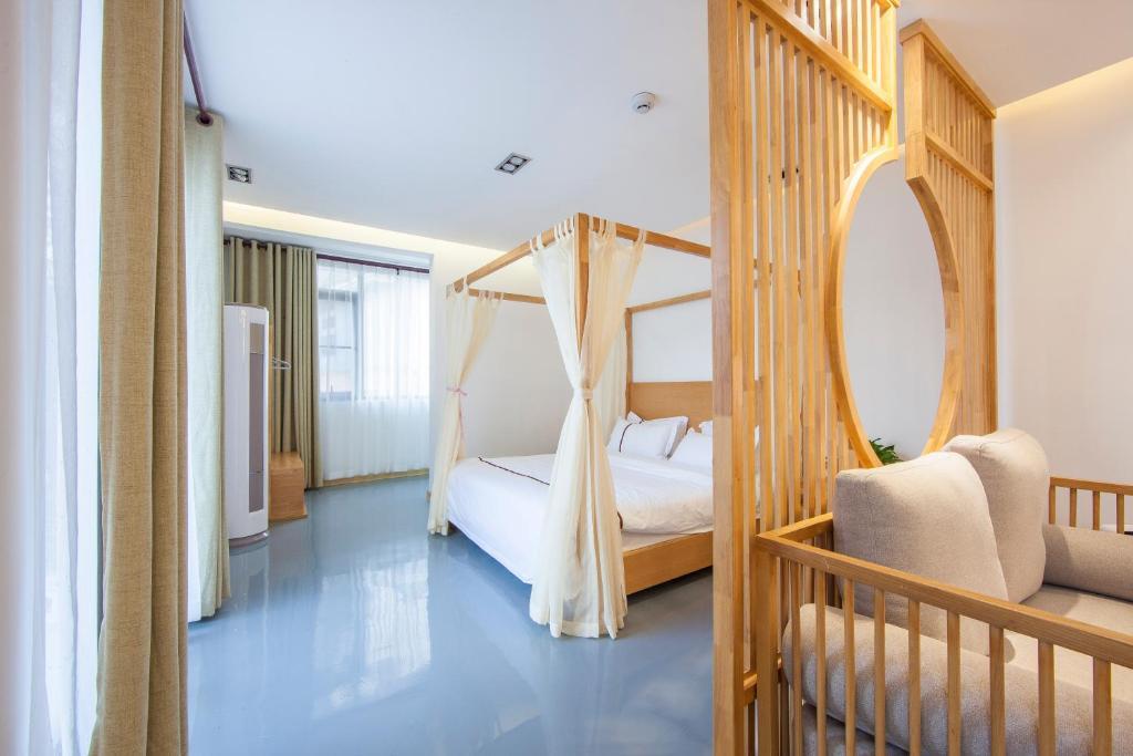 Гуйлинь: Guilin Daifeng Lake House