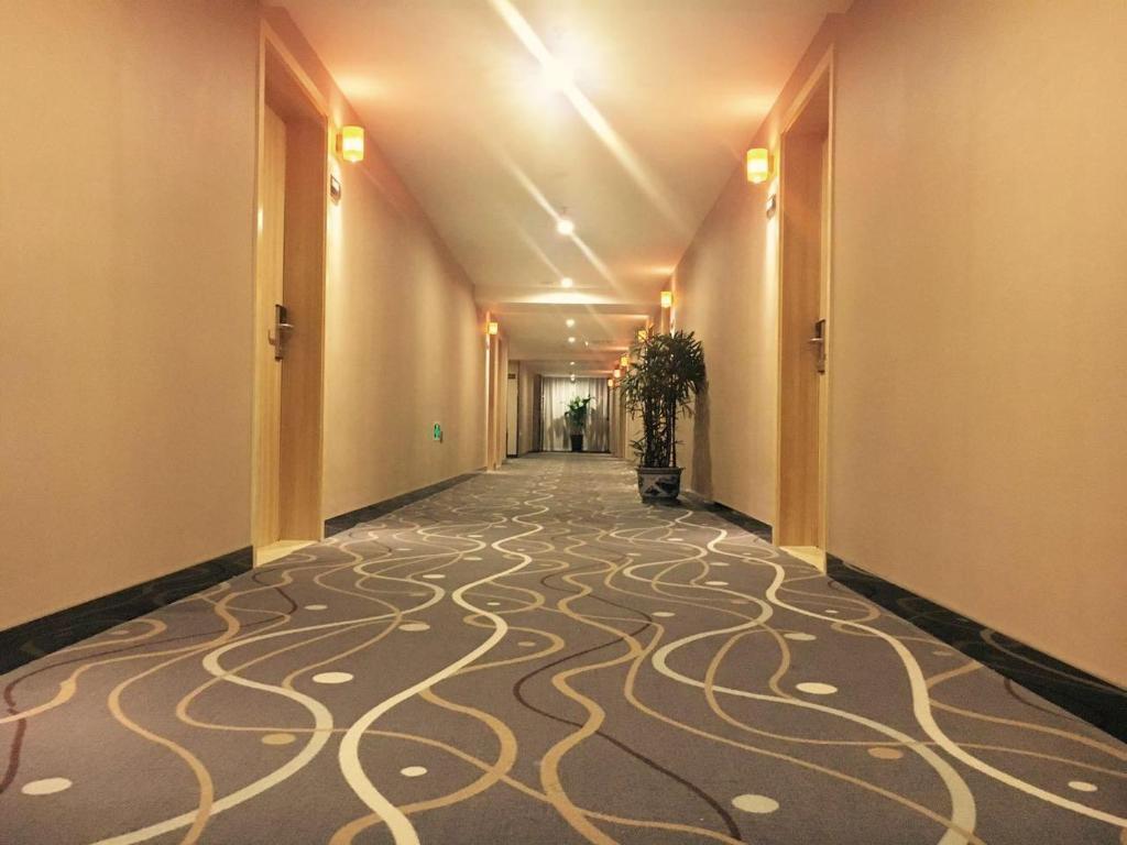 Чэнду: 7Days Premium Chengdu East Railway Station Cade Square